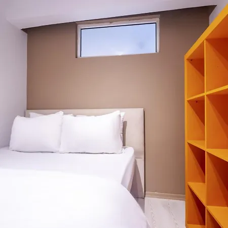 Central Flat Close To Shopping Malls In Sisli Lägenhet *